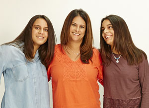 Photo of a mom and twins smiling. Link to Life Stage Gift Planner Under Age 45 Situations.